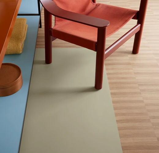 Compact graphic and colour 0858UP43C